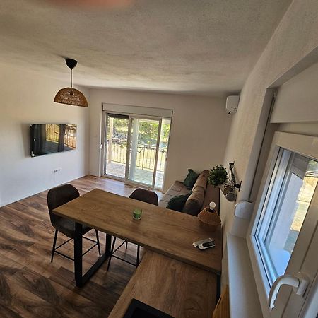Holiday House Aurora Borealis Ervenik Exterior foto