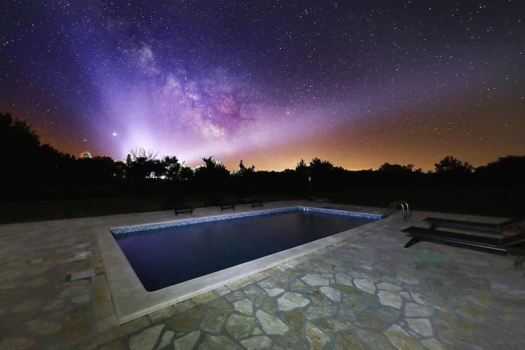 Holiday House Aurora Borealis Ervenik Exterior foto