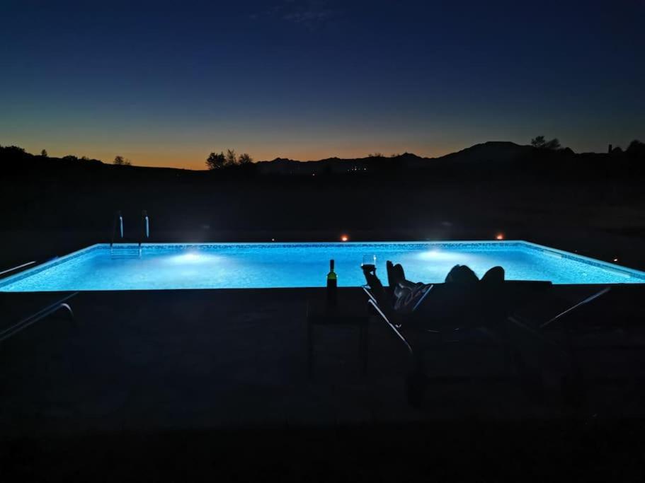 Holiday House Aurora Borealis Ervenik Exterior foto